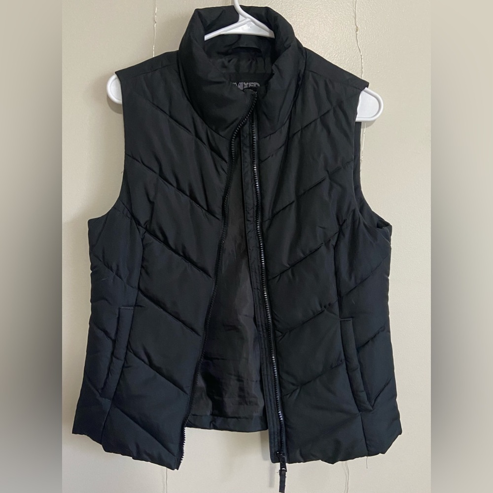 Fits perfect and works amazing with every outfit.